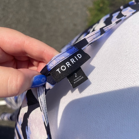 Torrid blouse EUC - Picture 4 of 4